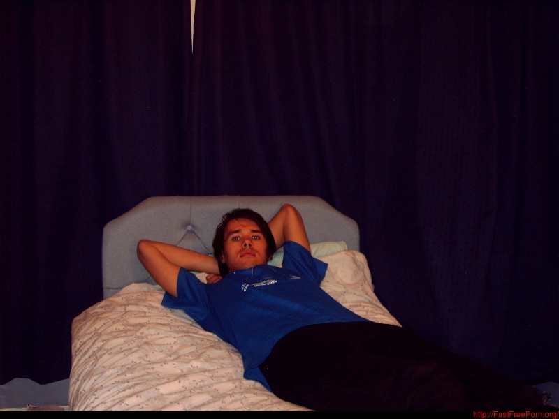 File:Volodya - masturbation session 01.jpeg